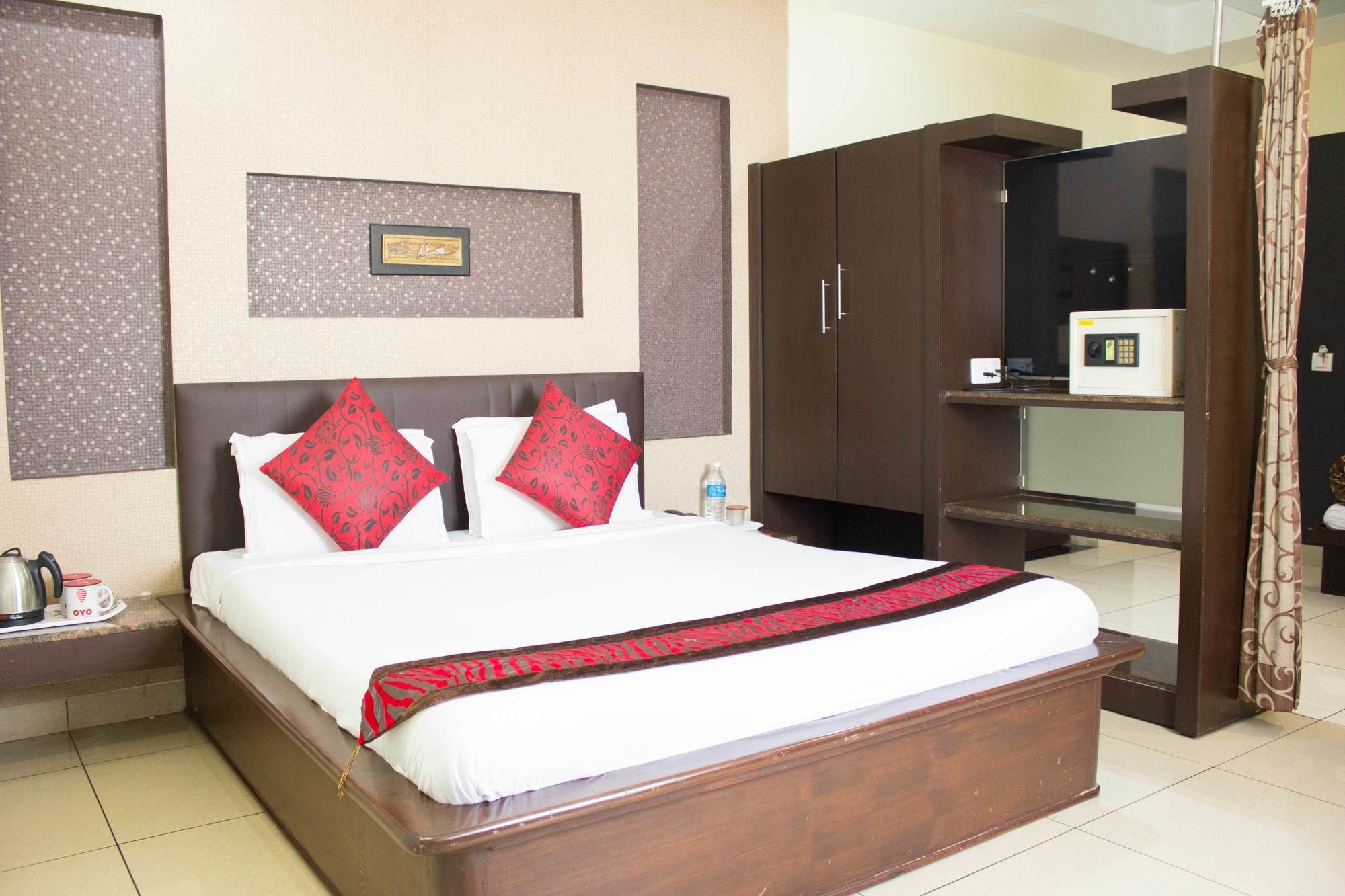 Oyo 4895 Abi Krishna Hotell Pondicherry Eksteriør bilde