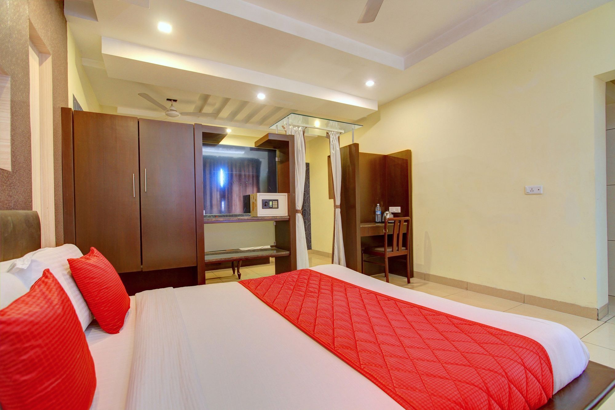 Oyo 4895 Abi Krishna Hotell Pondicherry Eksteriør bilde
